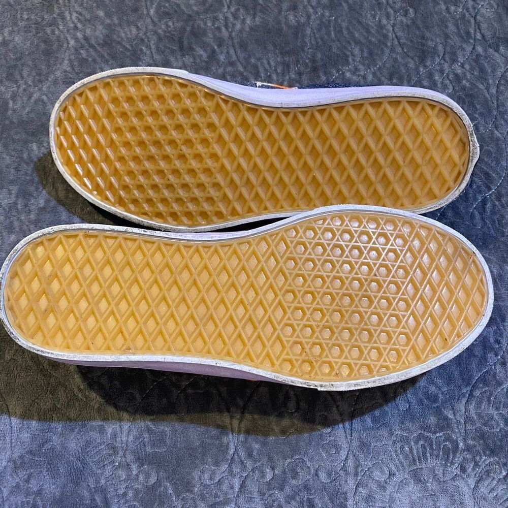 Frida Kahlo Hand Stitched Slip On Tennis Shoes Size 9 - Picture 7 of 10